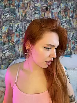 Snapshot of LunaMillie chatting on April 2026 10:53:01 AM LunaMillie online show from April 2026 10:53:01 AM