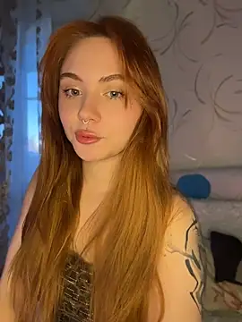 Snapshot of LunaMillie chatting on April 2026 03:40:02 PM LunaMillie online show from April 2026 03:40:02 PM