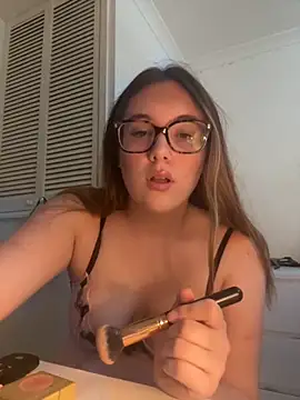 EmilyEast online show from September 2025 12:17:02 PM