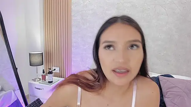 NaomyCollins   online show from June 2026 02:08:02 PM