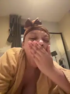 Snapshot of Marleymols chatting on December 2025 03:46:01 AM Marleymols online show from December 2025 03:46:01 AM