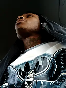 Snapshot of Dropdingo chatting on December 2025 09:55:01 PM Dropdingo online show from December 2025 09:55:01 PM