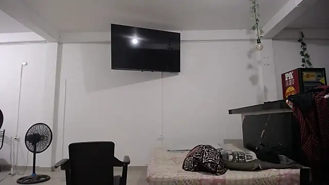 Snapshot of yohacriss chatting on September 2025 08:30:02 PM yohacriss online show from September 2025 08:30:02 PM