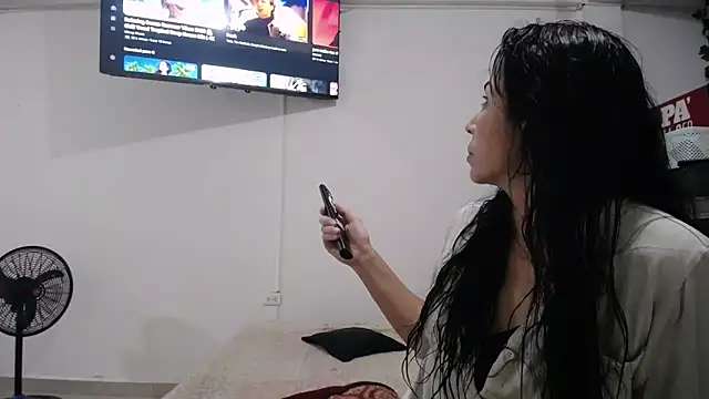 Snapshot of yohacriss chatting on September 2025 10:12:01 PM yohacriss online show from September 2025 10:12:01 PM