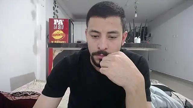 Snapshot of yohacriss chatting on September 2025 03:40:01 AM yohacriss online show from September 2025 03:40:01 AM