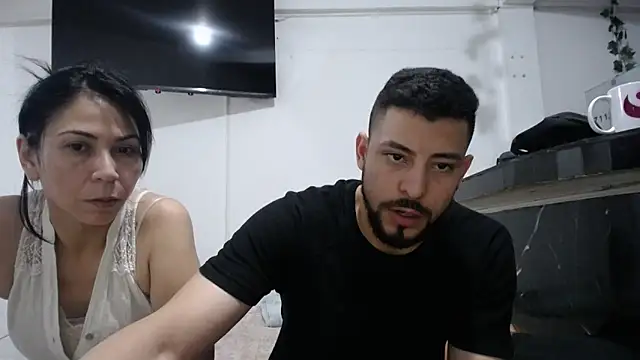 Snapshot of yohacriss chatting on October 2025 03:04:01 AM yohacriss online show from October 2025 03:04:01 AM