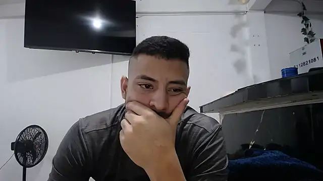 Snapshot of yohacriss chatting on October 2025 05:07:02 AM yohacriss online show from October 2025 05:07:02 AM