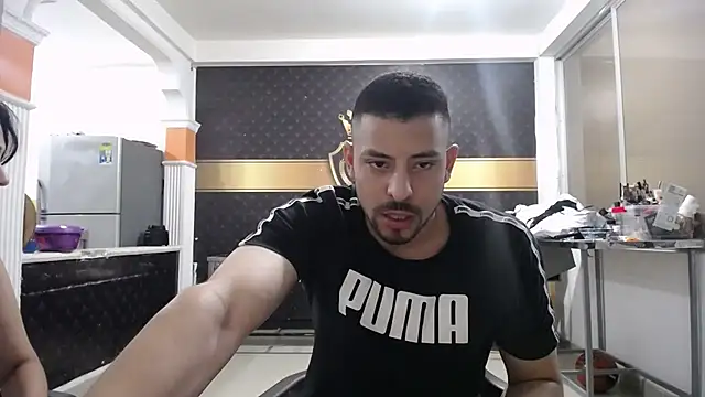 Snapshot of yohacriss chatting on October 2025 10:22:02 PM yohacriss online show from October 2025 10:22:02 PM