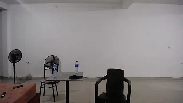 Snapshot of yohacriss chatting on October 2025 05:44:02 AM yohacriss online show from October 2025 05:44:02 AM