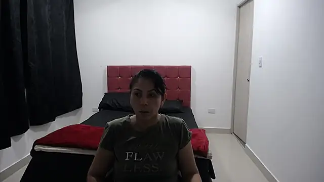 Snapshot of yohacriss chatting on November 2025 03:39:01 AM yohacriss online show from November 2025 03:39:01 AM