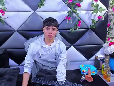 Bruno Cruzz online show from October 2025 02:41:01 AM