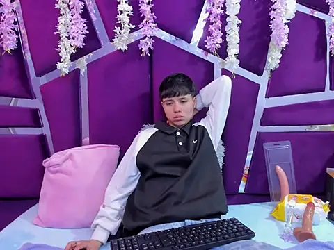 Bruno Cruzz online show from November 2025 01:39:01 AM