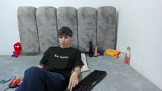 Bruno Cruzz online show from May 2026 02:28:01 AM