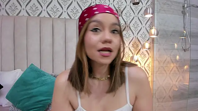 Snapshot of Sky_Junne chatting on October 2025 06:49:02 PM Sky Junne online show from October 2025 06:49:02 PM