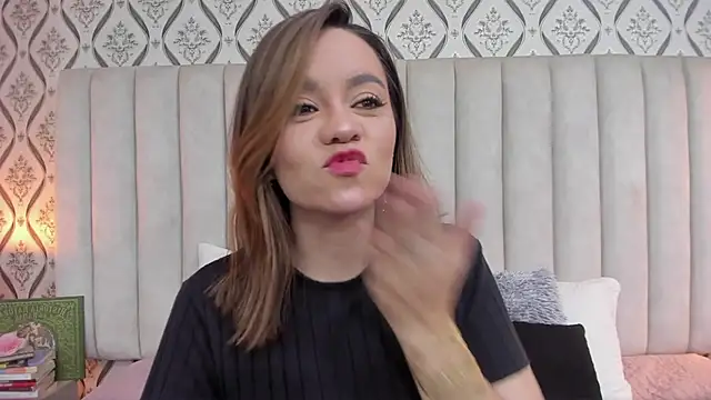 Snapshot of Sky_Junne chatting on October 2025 05:45:02 PM Sky Junne online show from October 2025 05:45:02 PM