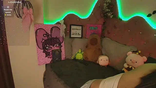 Snapshot of sophiievv chatting on November 2025 07:03:01 PM sophiievv online show from November 2025 07:03:01 PM