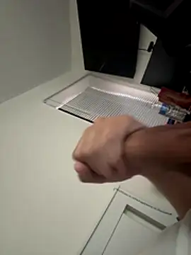 lionr0660 online show from November 2025 05:24:01 PM