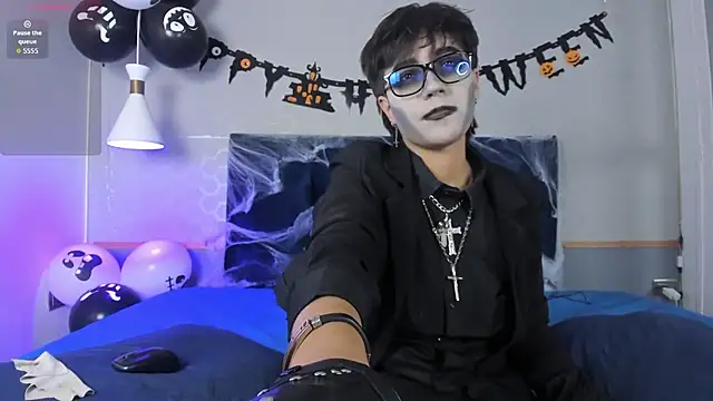 Tsuki Maru online show from October 2025 07:58:02 PM