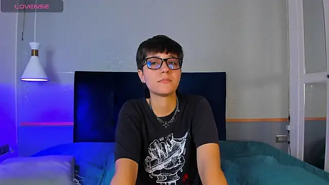 Tsuki Maru online show from November 2025 08:10:01 PM