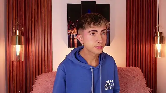 Snapshot of NoahXitrux chatting on September 2025 12:59:02 PM NoahXitrux online show from September 2025 12:59:02 PM