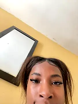 Snapshot of valeria_diaz- chatting on September 2025 04:41:02 PM valeria diaz- online show from September 2025 04:41:02 PM