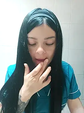LunaJacobs online show from April 2026 07:09:01 PM