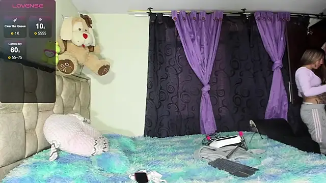 skinnyanddaphne online show from March 2026 06:45:02 PM