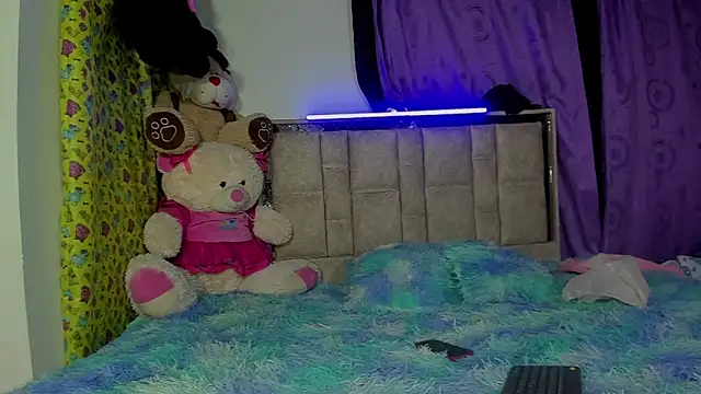 skinnyanddaphne online show from April 2026 12:10:01 AM