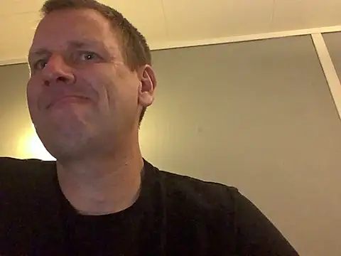 Snapshot of Gangbangchem chatting on October 2025 10:07:02 PM Gangbangchem online show from October 2025 10:07:02 PM