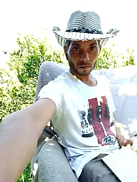 Snapshot of AlphaAlterX chatting on September 2025 01:21:01 PM AlphaAlterX online show from September 2025 01:21:01 PM