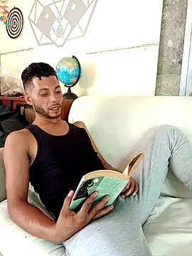 Snapshot of AlphaAlterX chatting on September 2025 07:25:02 PM AlphaAlterX online show from September 2025 07:25:02 PM