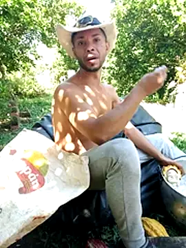 Snapshot of AlphaAlterX chatting on December 2025 03:05:01 PM AlphaAlterX online show from December 2025 03:05:01 PM