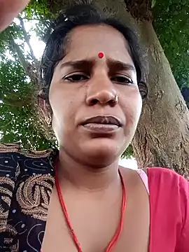 Snapshot of Hot_Seema83 chatting on October 2025 07:38:01 AM Hot Seema83 online show from October 2025 07:38:01 AM