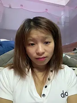 Snapshot of Mai_bb chatting on October 2025 10:10:02 AM Mai bb online show from October 2025 10:10:02 AM