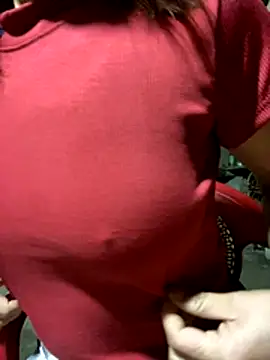 Snapshot of Mai_bb chatting on October 2025 07:03:02 AM Mai bb online show from October 2025 07:03:02 AM