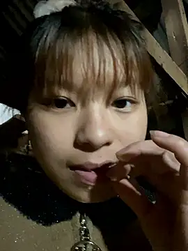 Snapshot of Mai_bb chatting on November 2025 01:37:01 AM Mai bb online show from November 2025 01:37:01 AM