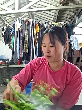 Snapshot of ALIENHR38 chatting on September 2025 06:18:02 AM ALIENHR38 online show from September 2025 06:18:02 AM