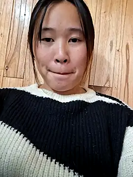 Snapshot of ALIENHR38 chatting on November 2025 01:11:01 PM ALIENHR38 online show from November 2025 01:11:01 PM