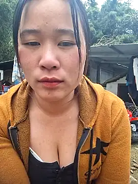 Snapshot of ALIENHR38 chatting on November 2025 01:48:02 AM ALIENHR38 online show from November 2025 01:48:02 AM