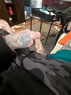 Snapshot of MRTATTWO chatting on December 2025 02:46:02 PM MRTATTWO online show from December 2025 02:46:02 PM