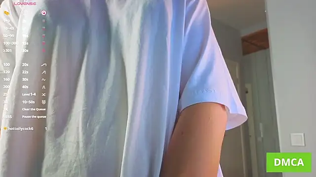 Snapshot of JuliannaWenger chatting on October 2025 07:15:02 PM JuliannaWenger online show from October 2025 07:15:02 PM