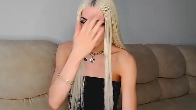 Snapshot of YourTrixie chatting on October 2025 04:57:01 AM YourTrixie online show from October 2025 04:57:01 AM