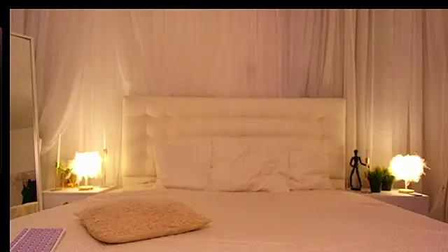 Snapshot of Lilit_1Love chatting on September 2025 04:29:02 PM Lilit 1Love online show from September 2025 04:29:02 PM