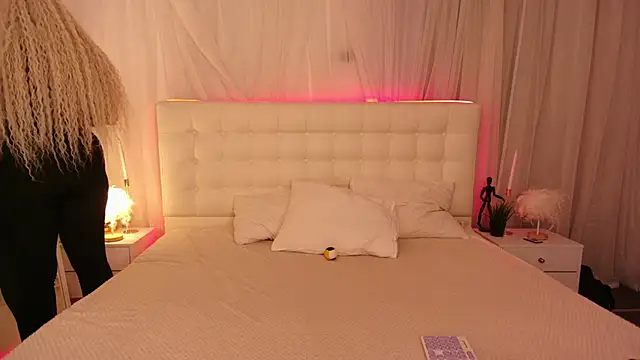 Snapshot of Lilit_1Love chatting on October 2025 04:35:02 PM Lilit 1Love online show from October 2025 04:35:02 PM