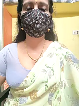 Snapshot of mallu-reshma chatting on November 2025 06:30:01 PM mallu-reshma online show from November 2025 06:30:01 PM