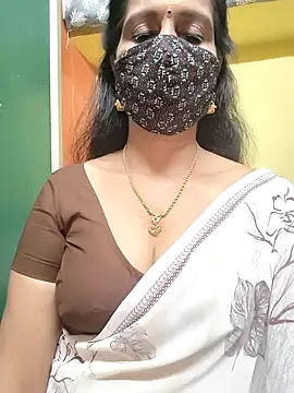 Snapshot of mallu-reshma chatting on November 2025 06:18:02 PM mallu-reshma online show from November 2025 06:18:02 PM