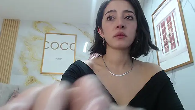 sara lopez s online show from September 2025 02:10:01 PM