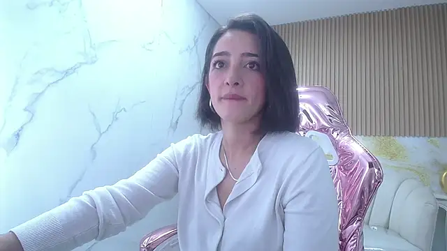 sara lopez s online show from November 2025 01:43:02 PM