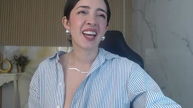 Snapshot of sara_lopez_s chatting on May 2026 02:00:01 PM sara lopez s online show from May 2026 02:00:01 PM