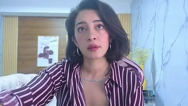 Snapshot of sara_lopez_s chatting on May 2026 02:45:01 PM sara lopez s online show from May 2026 02:45:01 PM